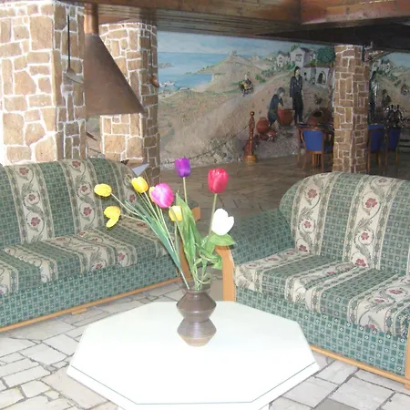 Ξενοδοχείο Best Western Plus Larco 2*