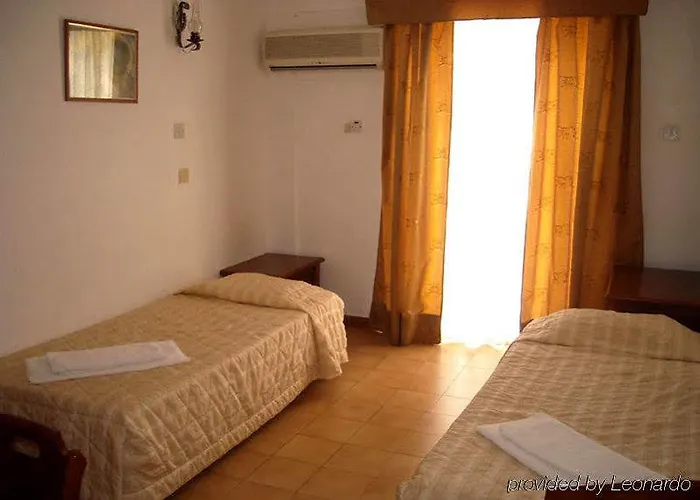 Best Western Plus Larco מלון