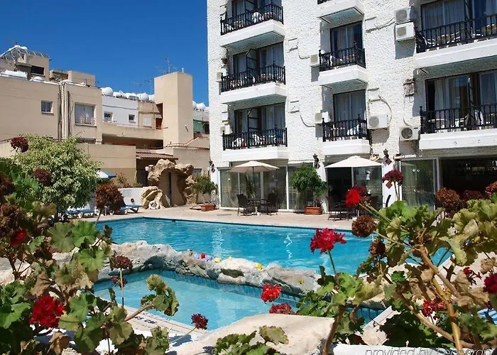 Best Western Plus Larco לרנקה