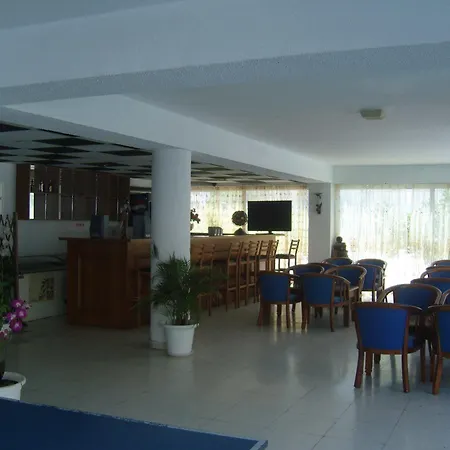 Best Western Plus Larco Ξενοδοχείο 2*